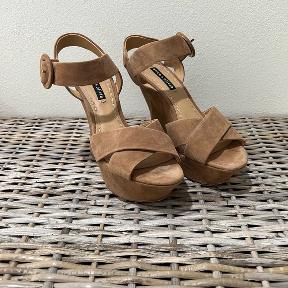 Alice & Olivia Stylish Tan Wedge Sandals, size 9.5, EUC, strappy sandals, style - Picture 1 of 5
